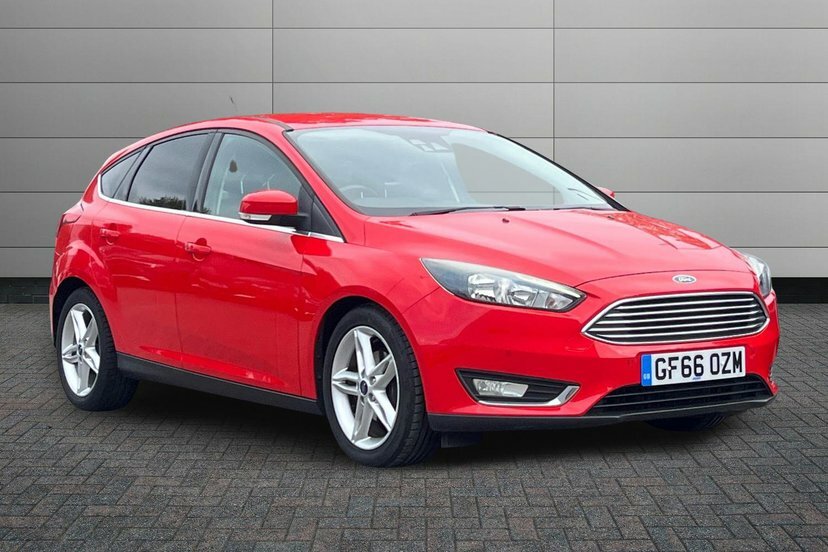 Ford Focus 1.0T Ecoboost Titanium Hatchback Red