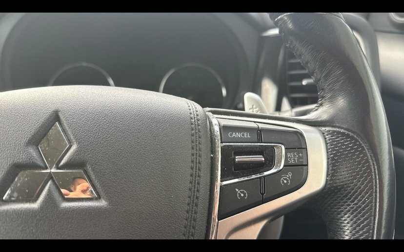 Mitsubishi Outlander 2.3 Di-d Gx 3 147 Bhp White #18