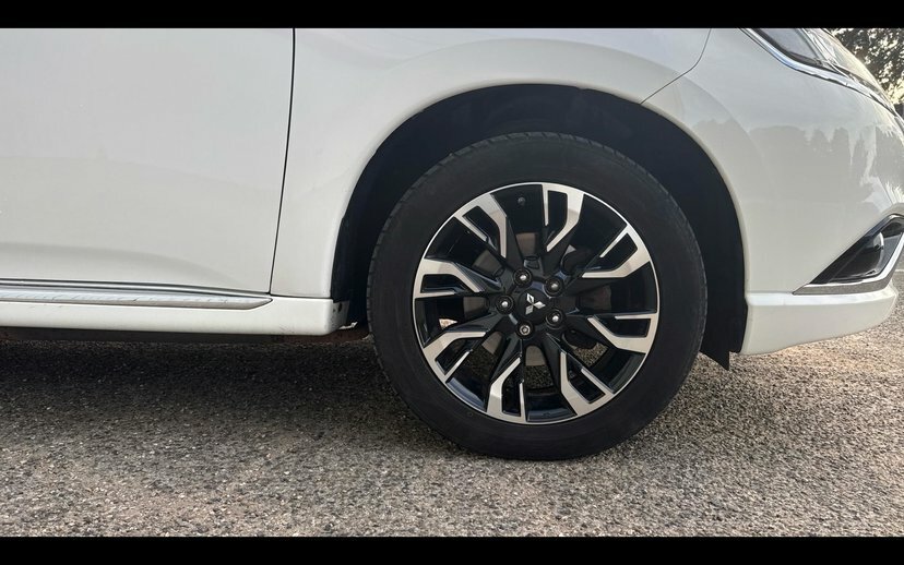 Mitsubishi Outlander 2.3 Di-d Gx 3 147 Bhp White #14