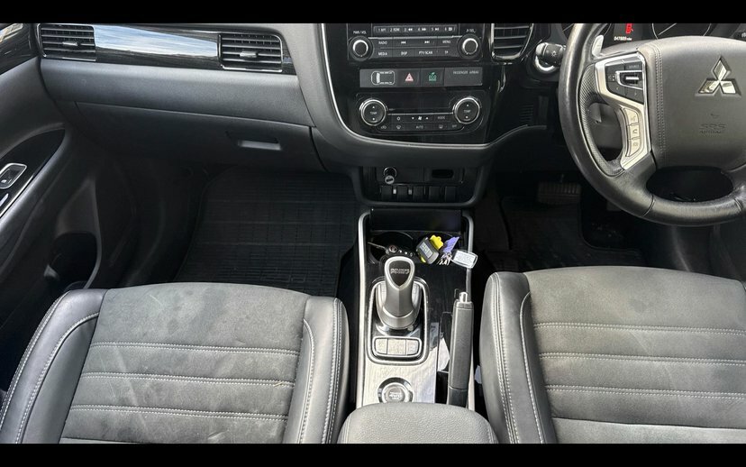 Mitsubishi Outlander 2.3 Di-d Gx 3 147 Bhp White #10