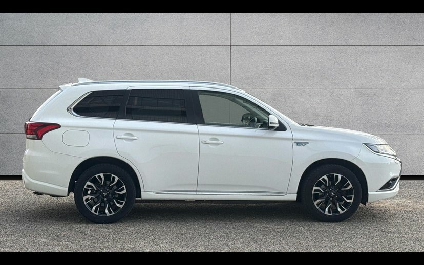 Mitsubishi Outlander 2.0H 12Kwh Gx3h Suv Plug-in Hybrid Cvt White #3