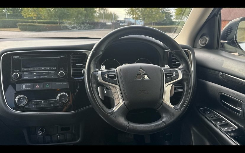 Mitsubishi Outlander 2.0H 12Kwh Gx3h Suv Plug-in Hybrid Cvt White #5