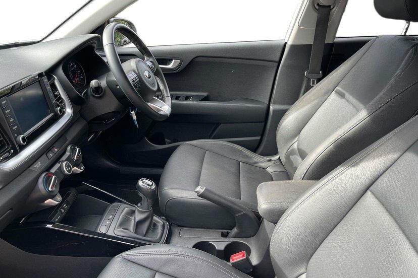 Kia Stonic 1.0 T-gdi Maxx Suv 118 Bhp White #2