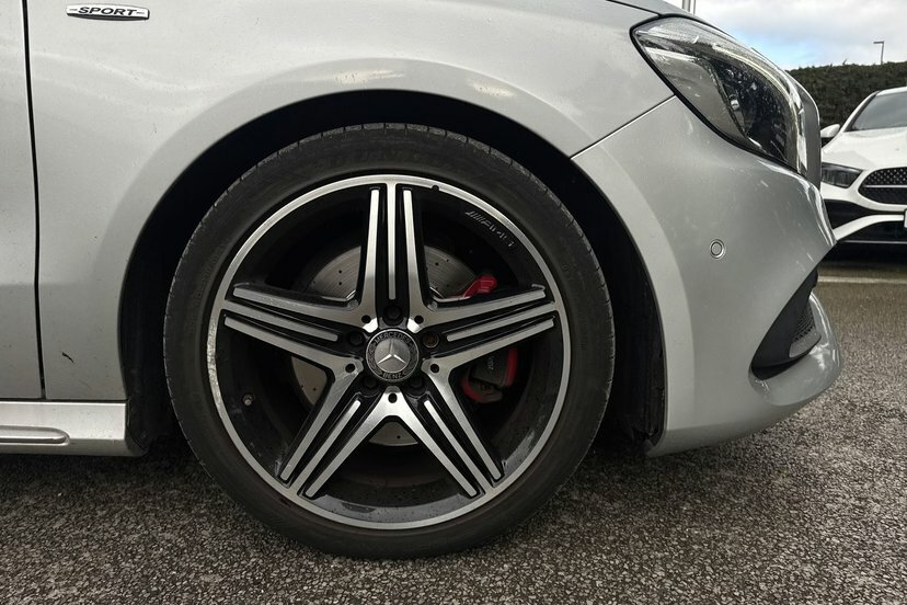Mercedes-Benz A Class 2.0 A250 Amg Premium Hatchback 7G-dct Silver #4