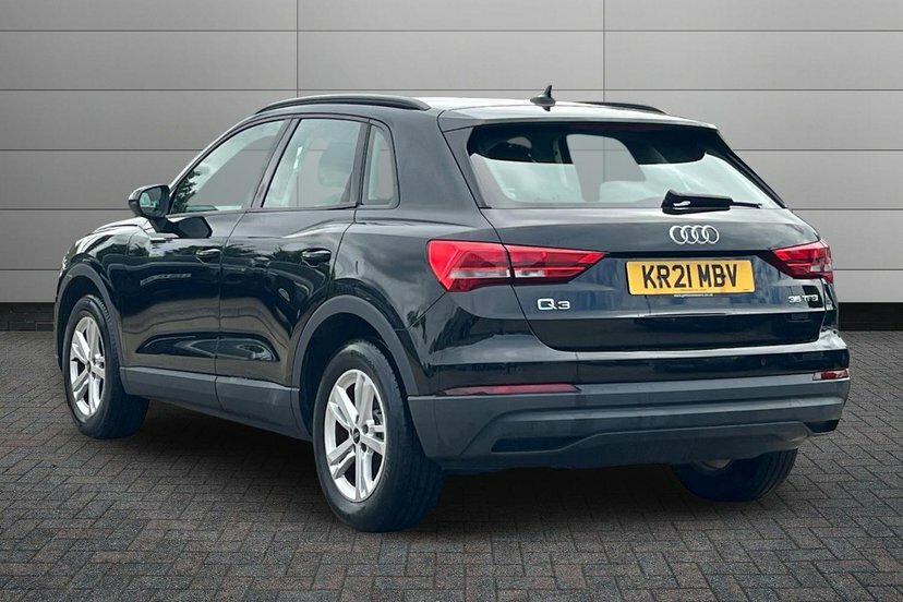 Audi Q3 1.5 Tfsi Cod 35 Technik Suv 150 Black #3