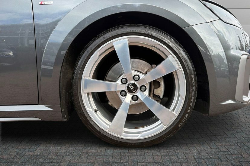 Audi TT 2.0 Tfsi 40 S Line Coupe S Tronic 197 Grey #4