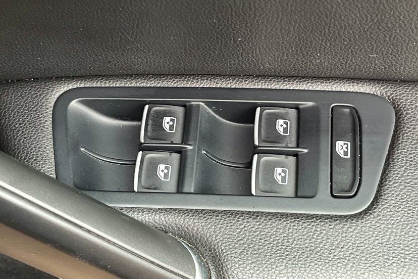 Volkswagen Golf R Tsi 4Wd  #13