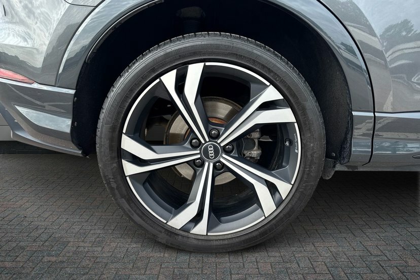 Audi Q3 1.5 Tfsi Cod 35 Edition 1 Suv S Tronic Grey #5