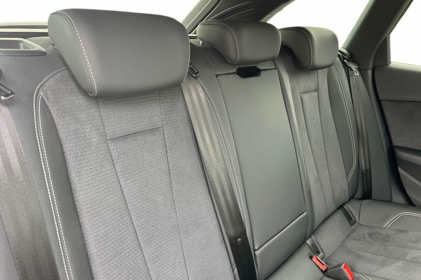 Audi A4 Avant 35 Tfsi Black Edition S Tronic Blue #7