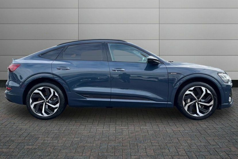 Audi E-tron 55 Black Edition Sportback Quatt Blue #4