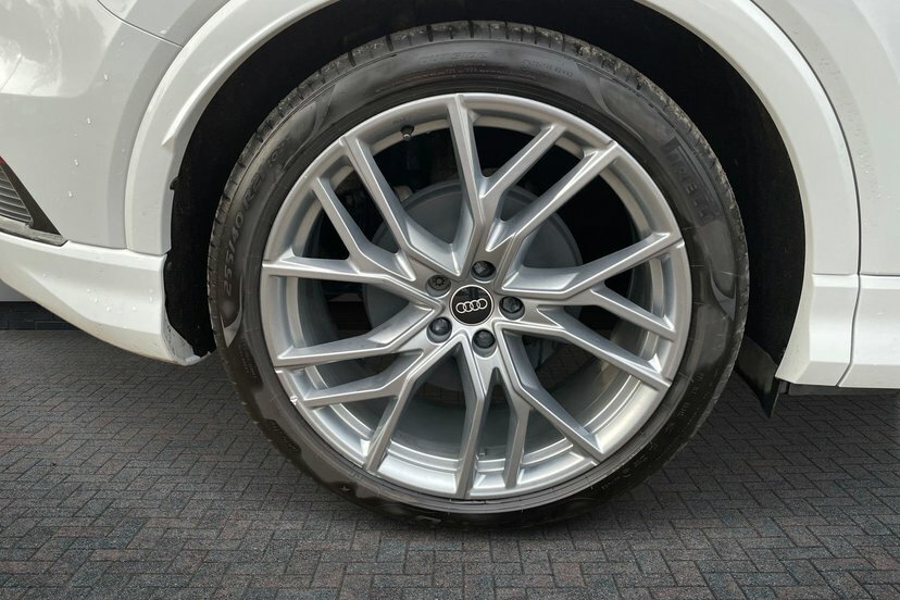 Audi Q4 E Tron 40 Edition 1 Suv 82Kwh 204 Ps White #4