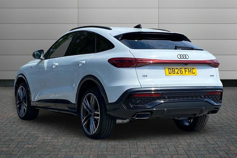 Audi Q5 2.0 Tfsi Black Edition Sportback S Tron White #3
