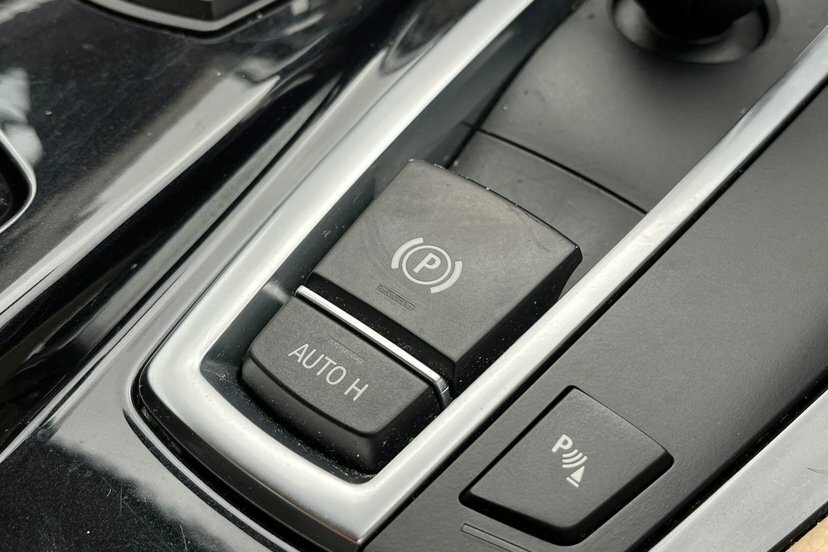 BMW 5 Series 2.0 520D M Sport Black #30