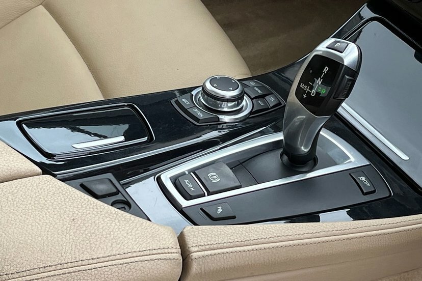 BMW 5 Series 2.0 520D M Sport Black #25