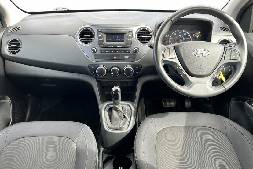 Hyundai I10 1.2 Se Hatchback 87 Ps Black #6