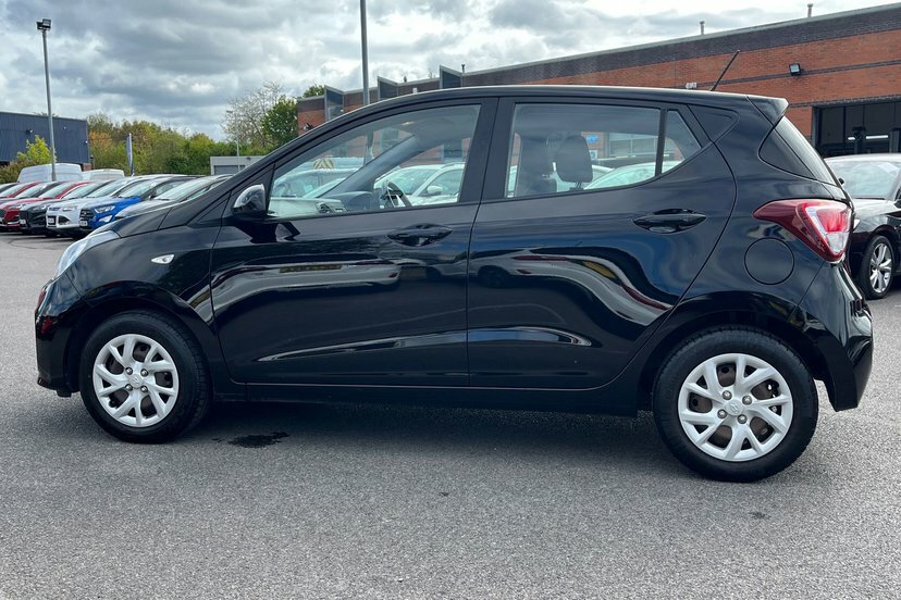 Hyundai I10 1.25 84 Bhp Se White #17