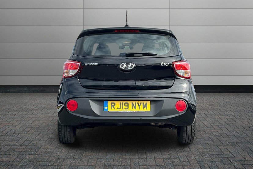 Hyundai I10 1.25 84 Bhp Se White #12