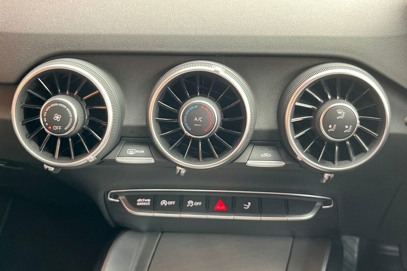 Audi TT 2.0T Fsi Quattro Black Edition S Tronic Red #21