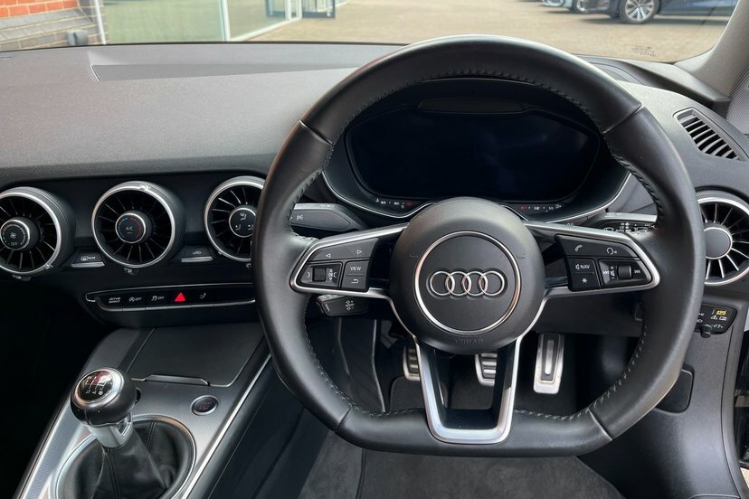 Audi TT 2.0T Fsi Quattro Black Edition S Tronic Red #18