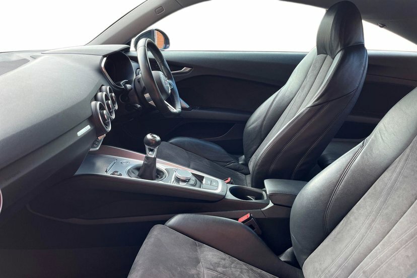 Audi TT 1.8 Tfsi Sport Coupe 180 Ps Black #2