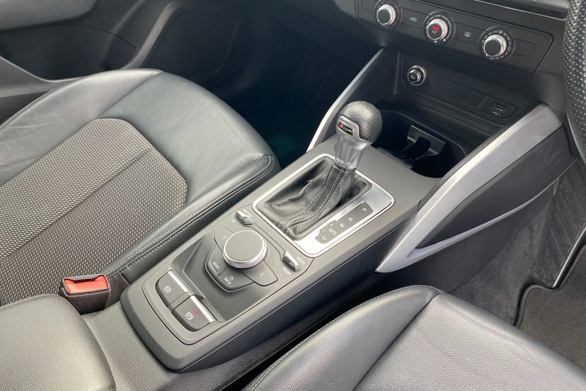 Audi Q2 Sport 30 Tfsi 116 Ps 6-Speed Black #18