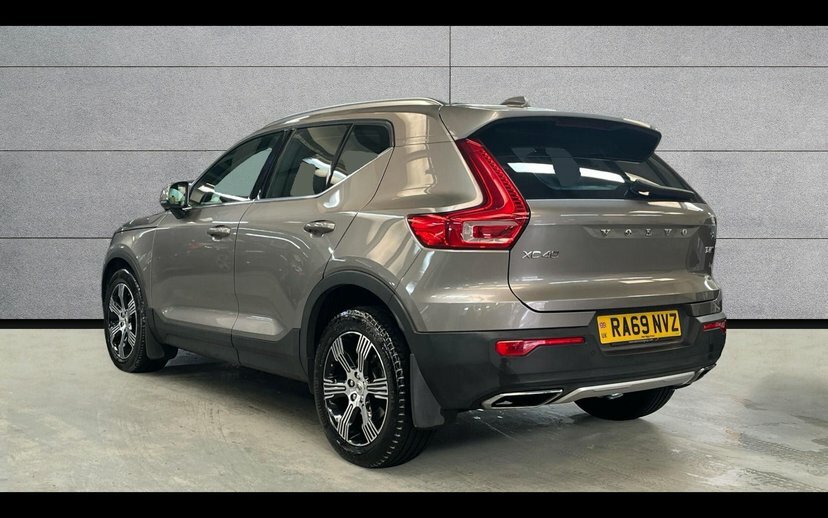 Volvo XC40 2.0 T4 Inscription Suv Awd 190 Ps Grey #2