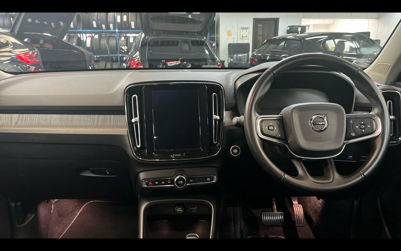 Volvo XC40 2.0 T4 Inscription Suv Awd 190 Ps Grey #4