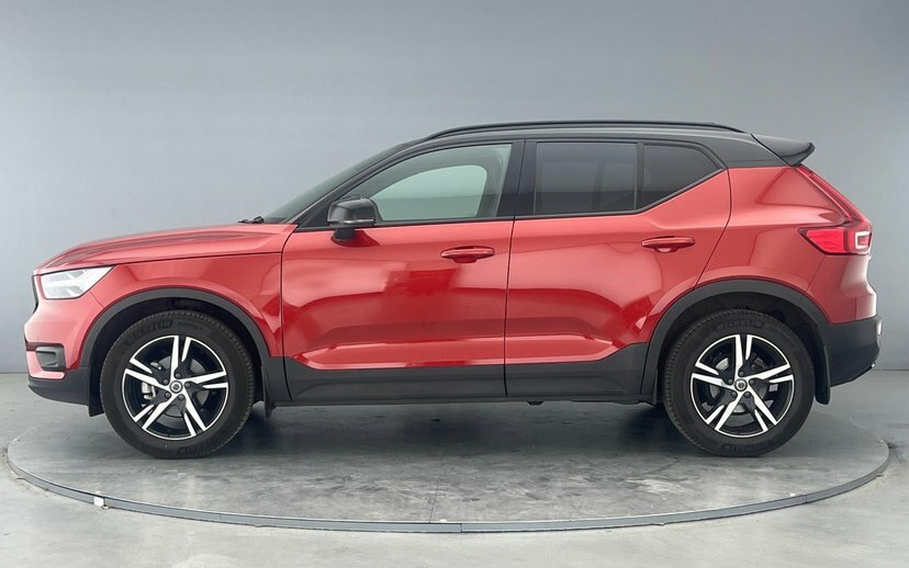 Volvo XC40 1.5 T3 R-design Suv 163 Ps Red #4