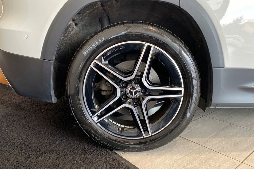 Mercedes-Benz GLB Class Glb200 Amg Line Executive Suv White #4