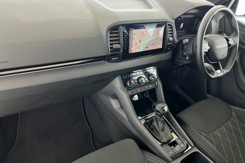 Skoda Karoq Karoq Sportline Edition 1.5 Tsi 150 Ps Dsg White #2