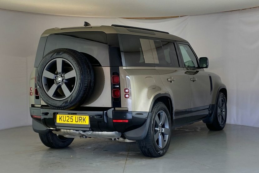 Land Rover Defender 110 3.0 D350 X-dynamic Hse White #29