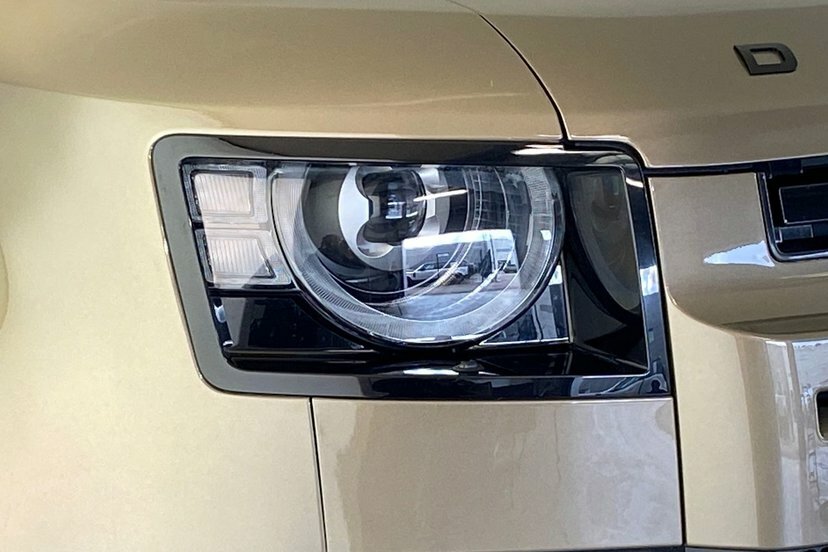 Land Rover Defender 110 3.0 D350 X-dynamic Hse White #16