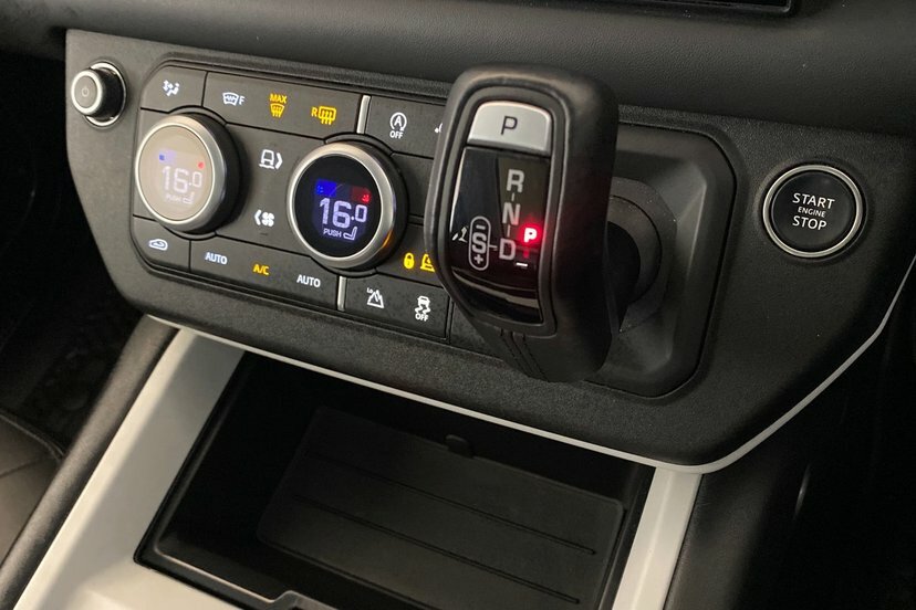 Land Rover Defender 110 3.0 D350 X-dynamic Hse White #12