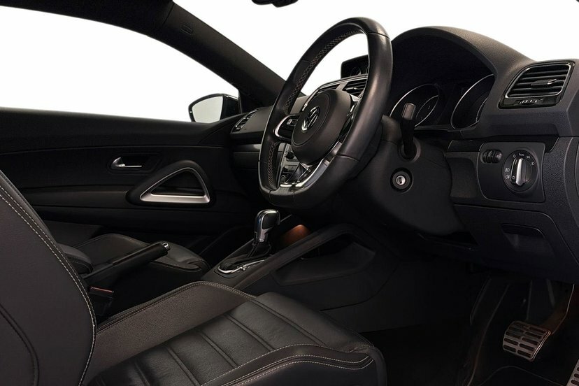 Volkswagen Scirocco 2.0 Tdi R-line Black Edition Hatchback White #6