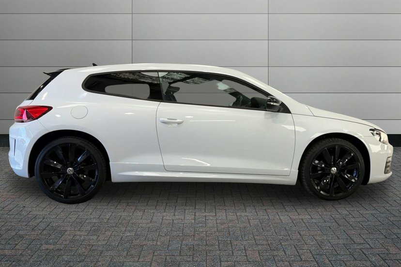 Volkswagen Scirocco 2.0 Tdi R-line Black Edition Hatchback White #4