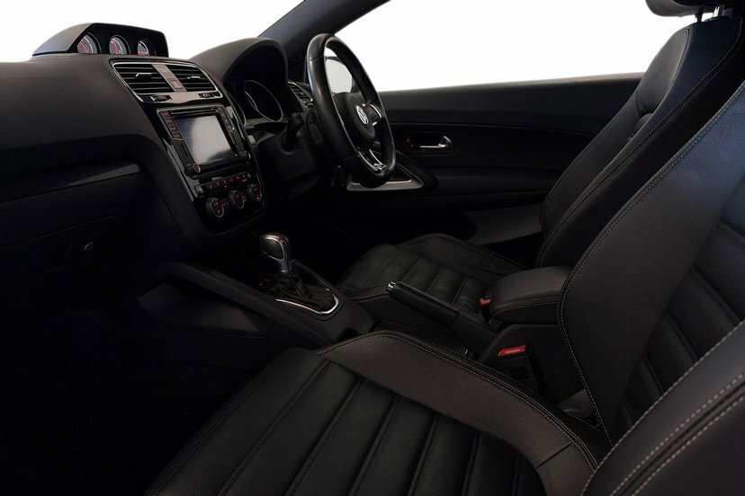 Volkswagen Scirocco 2.0 Tdi R-line Black Edition Hatchback White #2
