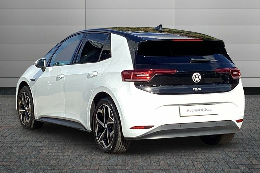 Volkswagen ID.3 Pro Performance 58Kwh Family Hatchback Electri Black #3