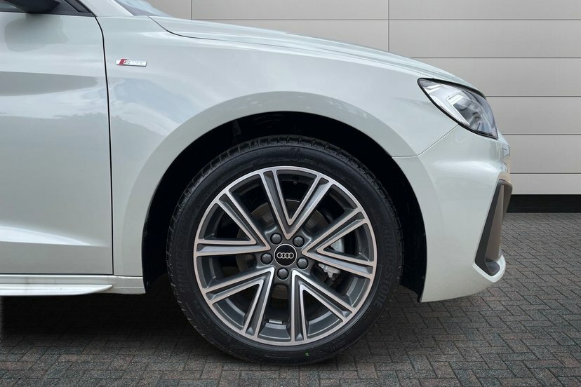 Audi A1 1.5 Tfsi 35 S Line Sportback S Tronic Silver #5