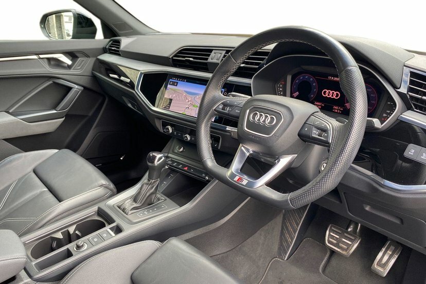 Audi Q3 1.5 Tfsi Cod 35 Black Edition Sportback Grey #6