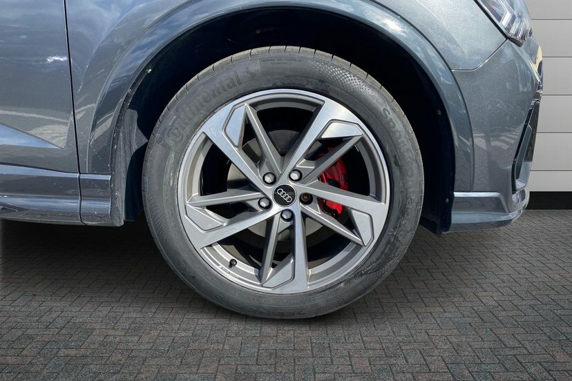 Audi Q3 1.5 Tfsi Cod 35 Black Edition Sportback Grey #5