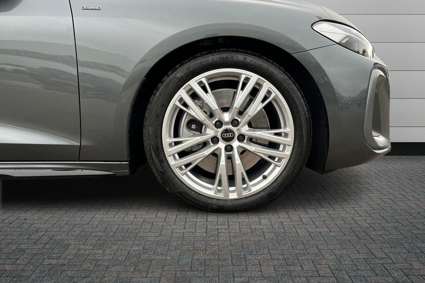 Audi A5 2.0 E-hybrid 25.9Kwh S Line Estate Plug Grey #4