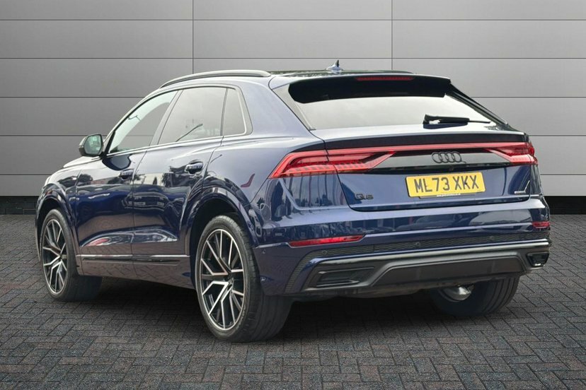 Audi Q8 3.0 Tfsi V6 55 Black Edition Suv Tiptro Blue #3