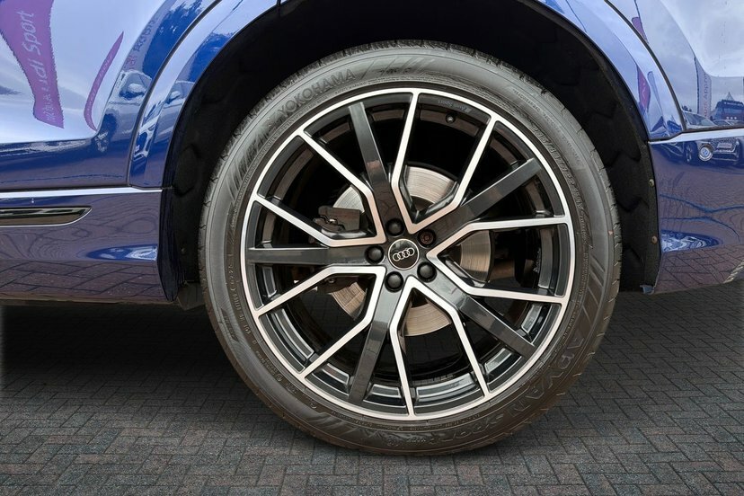 Audi Q8 3.0 Tfsi V6 55 Black Edition Suv Tiptro Blue #5