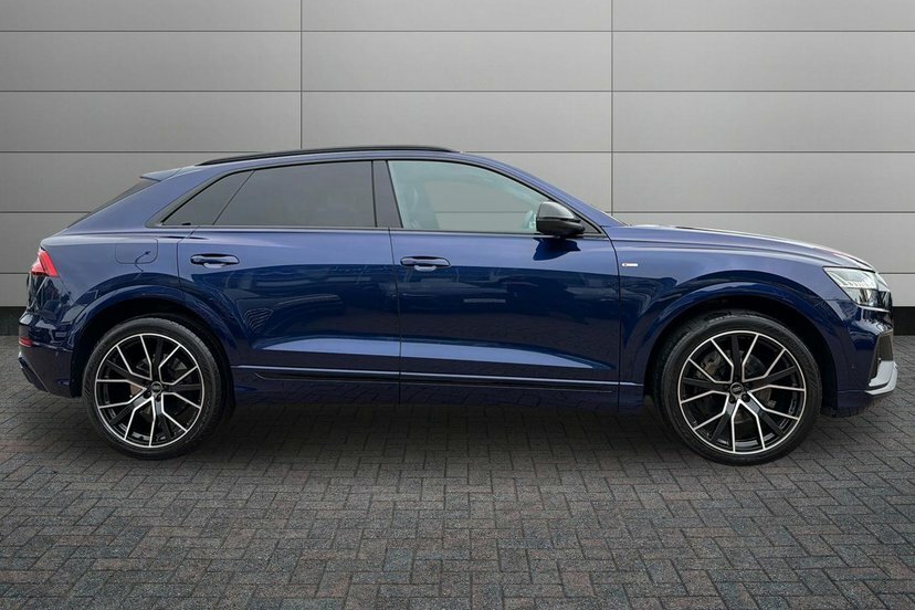 Audi Q8 3.0 Tfsi V6 55 Black Edition Suv Tiptro Blue #4