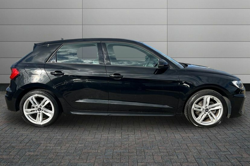 Audi A1 1.0 Tfsi 30 S Line Sportback S Tronic Black #4