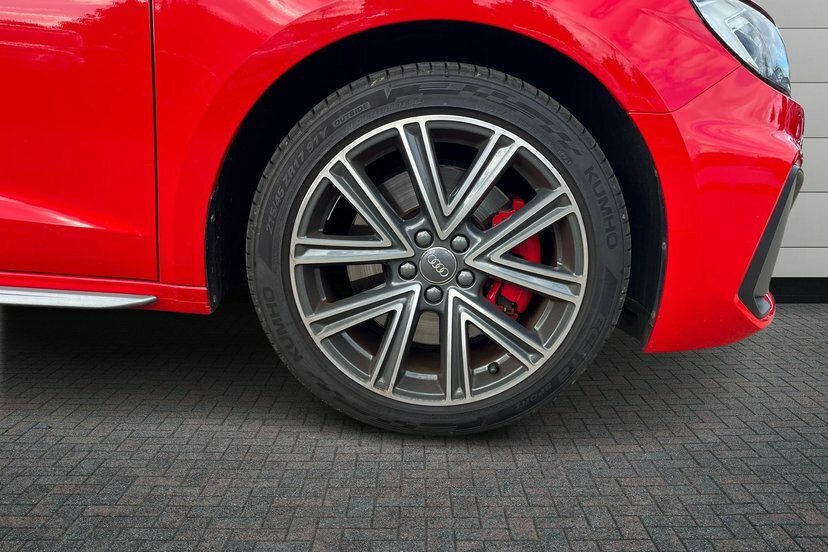 Audi A1 2.0 Tfsi 40 S Line Competition Sportback Petro Red #5