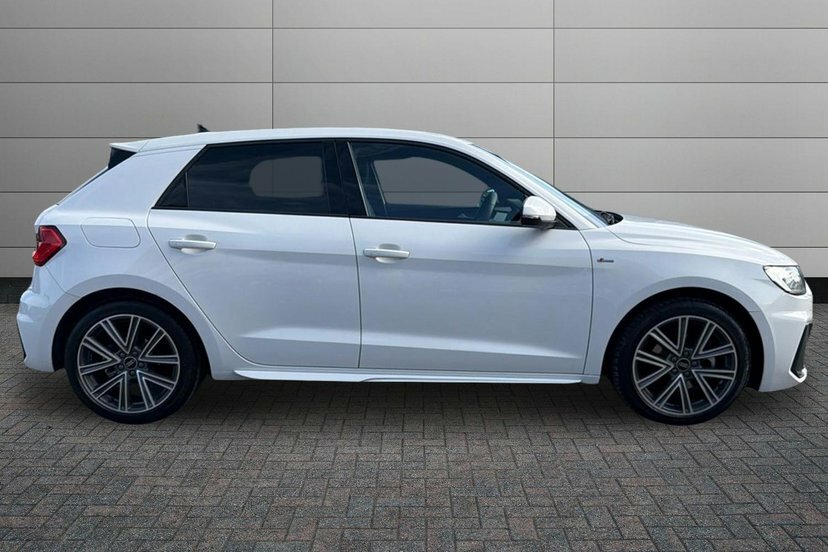 Audi A1 1.0 Tfsi 30 S Line Sportback 11 White #4