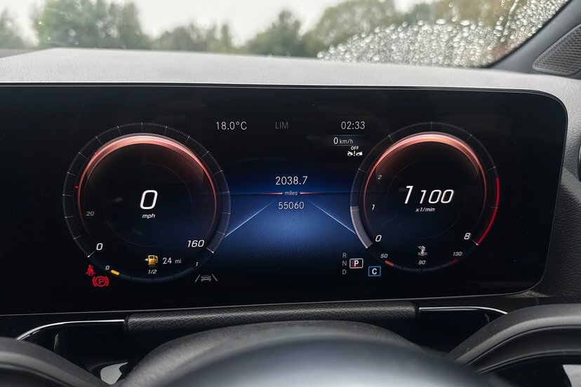 Mercedes-Benz GLA Class 1.3 Gla200 Amg Line Executive Suv 7G- White #6