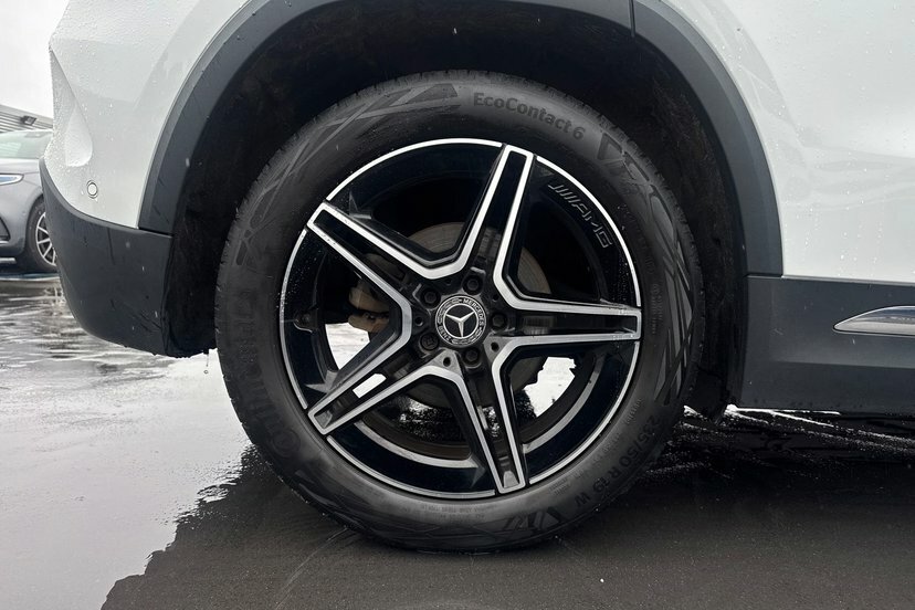 Mercedes-Benz GLA Class 1.3 Gla200 Amg Line Executive Suv 7G- White #4
