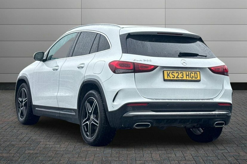 Mercedes-Benz GLA Class 1.3 Gla200 Amg Line Executive Suv 7G- White #2